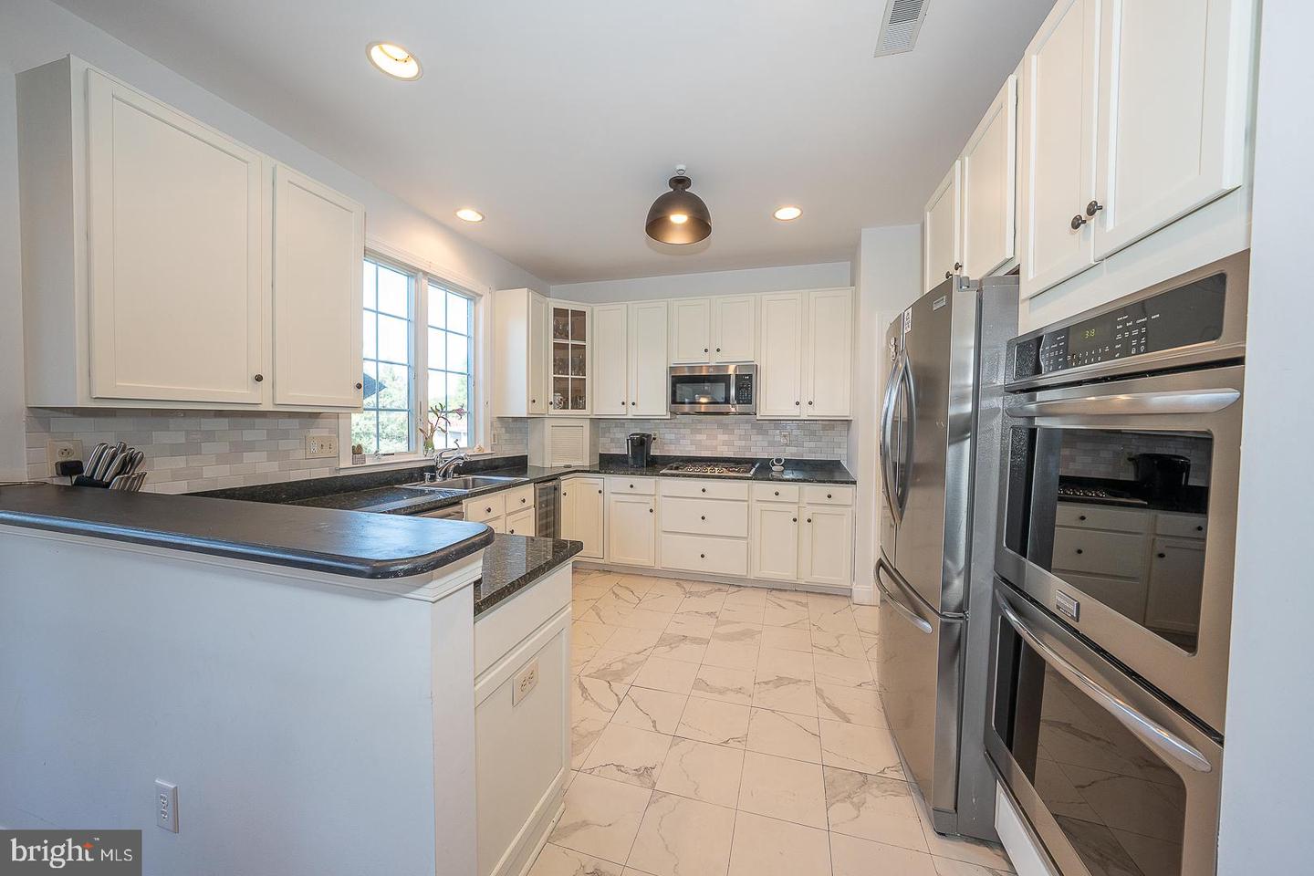 412 Merion Hill Ln Property Photo 10