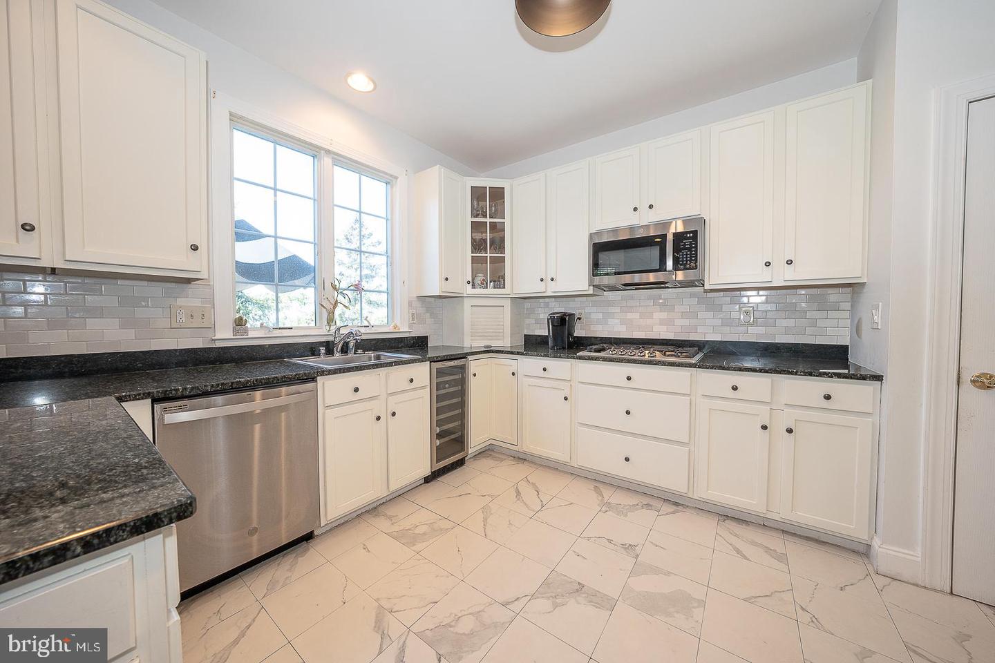 412 Merion Hill Ln Property Photo 12