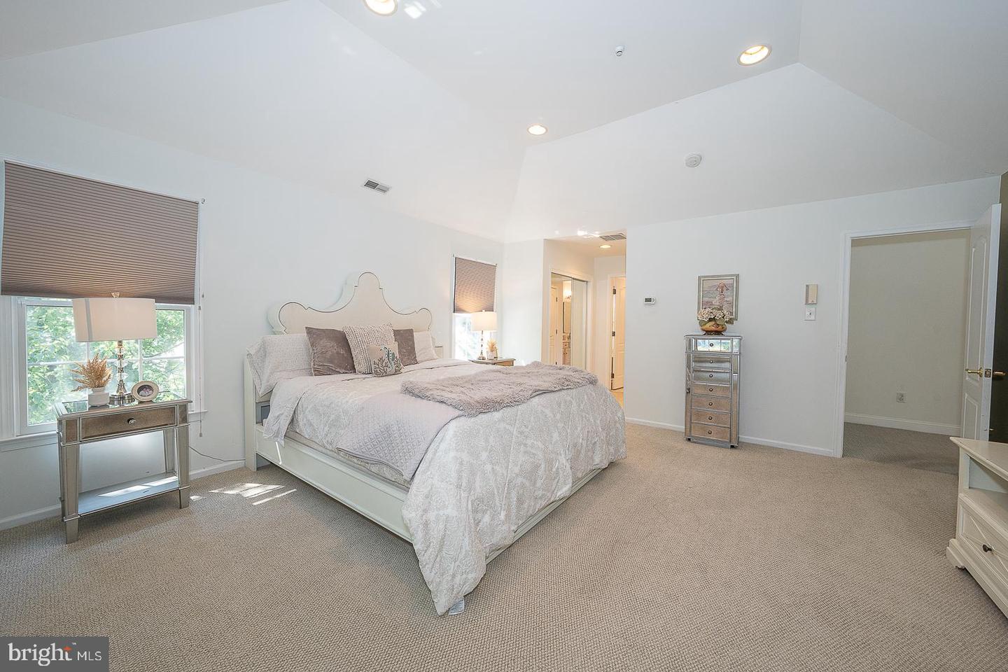 412 Merion Hill Ln Property Photo 21