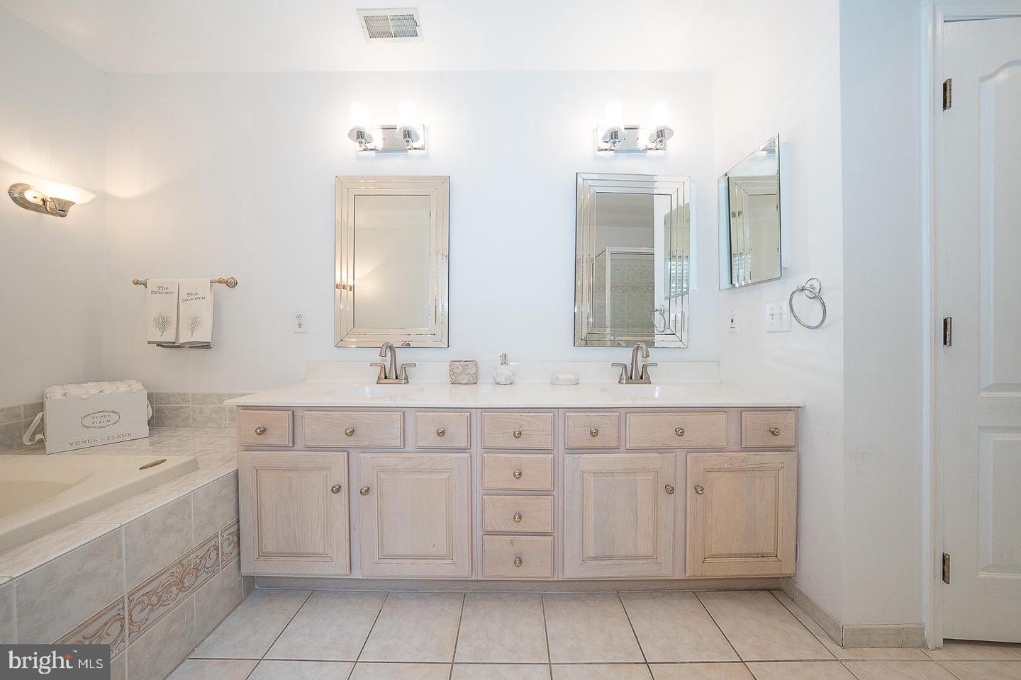 412 Merion Hill Ln Property Photo 23