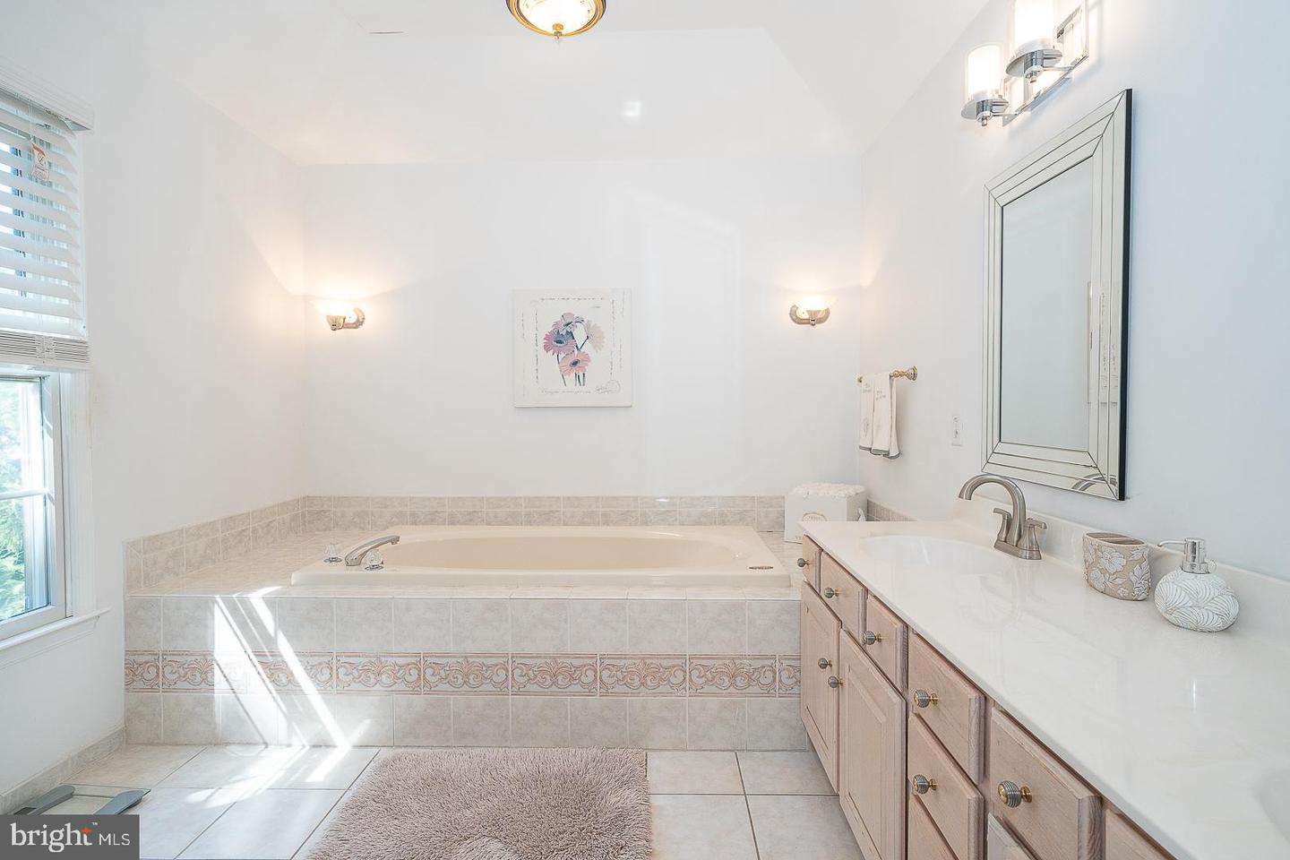 412 Merion Hill Ln Property Photo 24