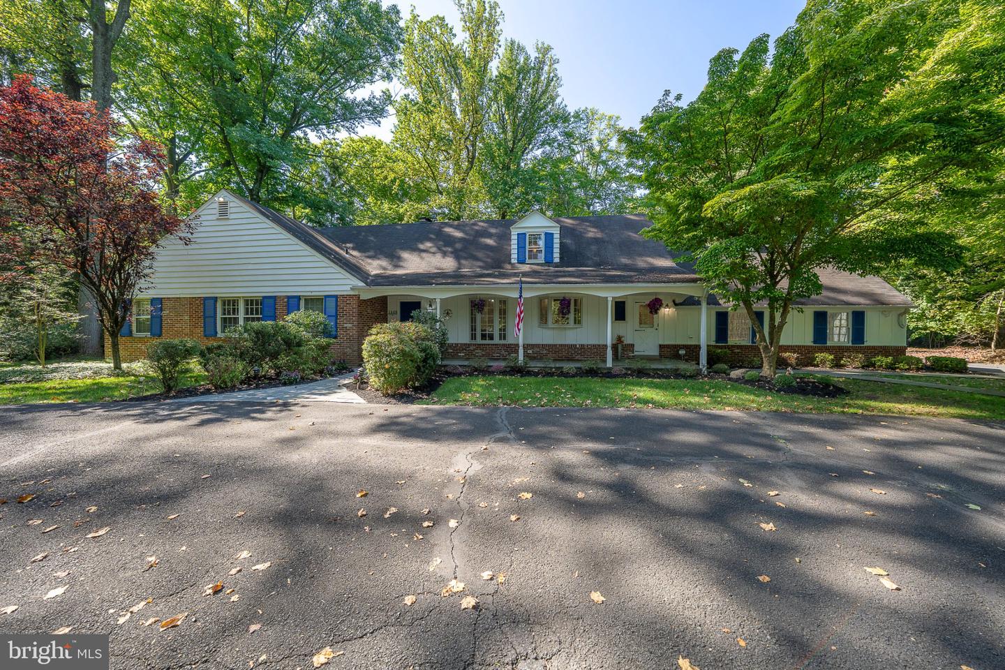 1448 Meadowbrook Rd Property Photo 2