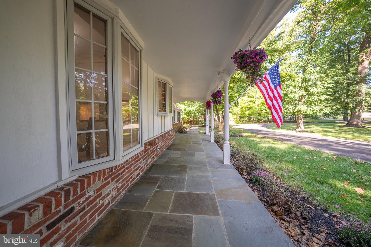 1448 Meadowbrook Rd Property Photo 3