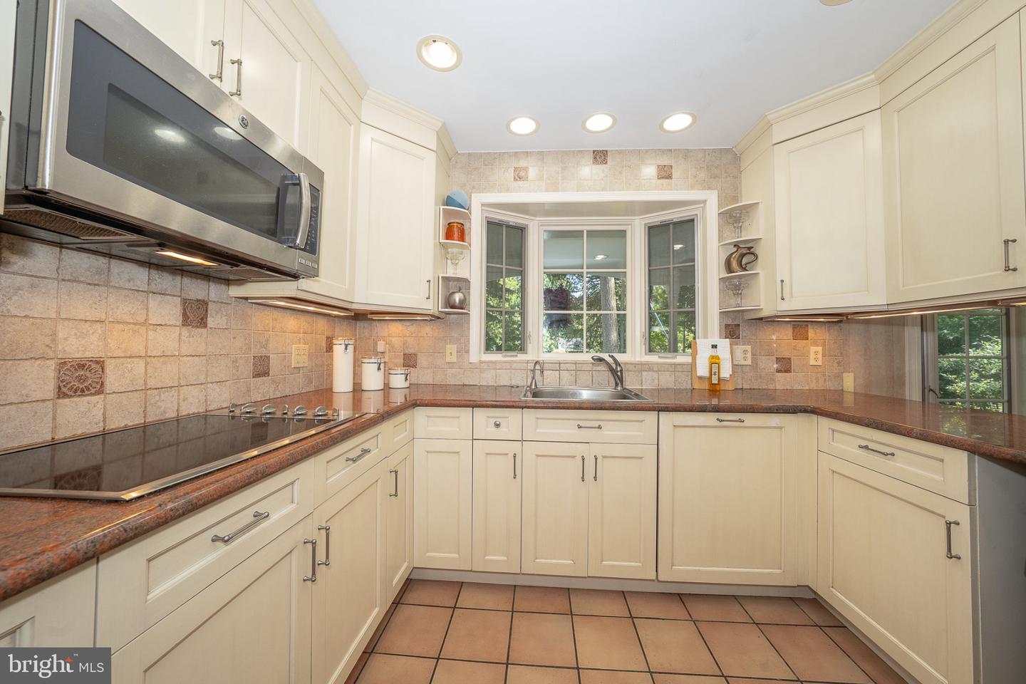 1448 Meadowbrook Rd Property Photo 5