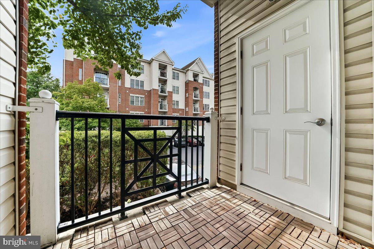 350 W Elm St #3206 Property Photo 26