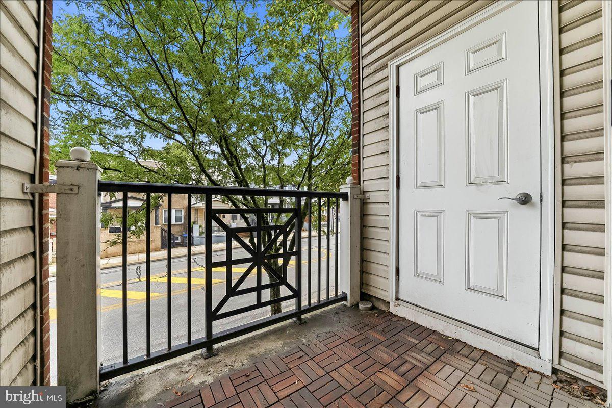 350 W Elm St #3206 Property Photo 27