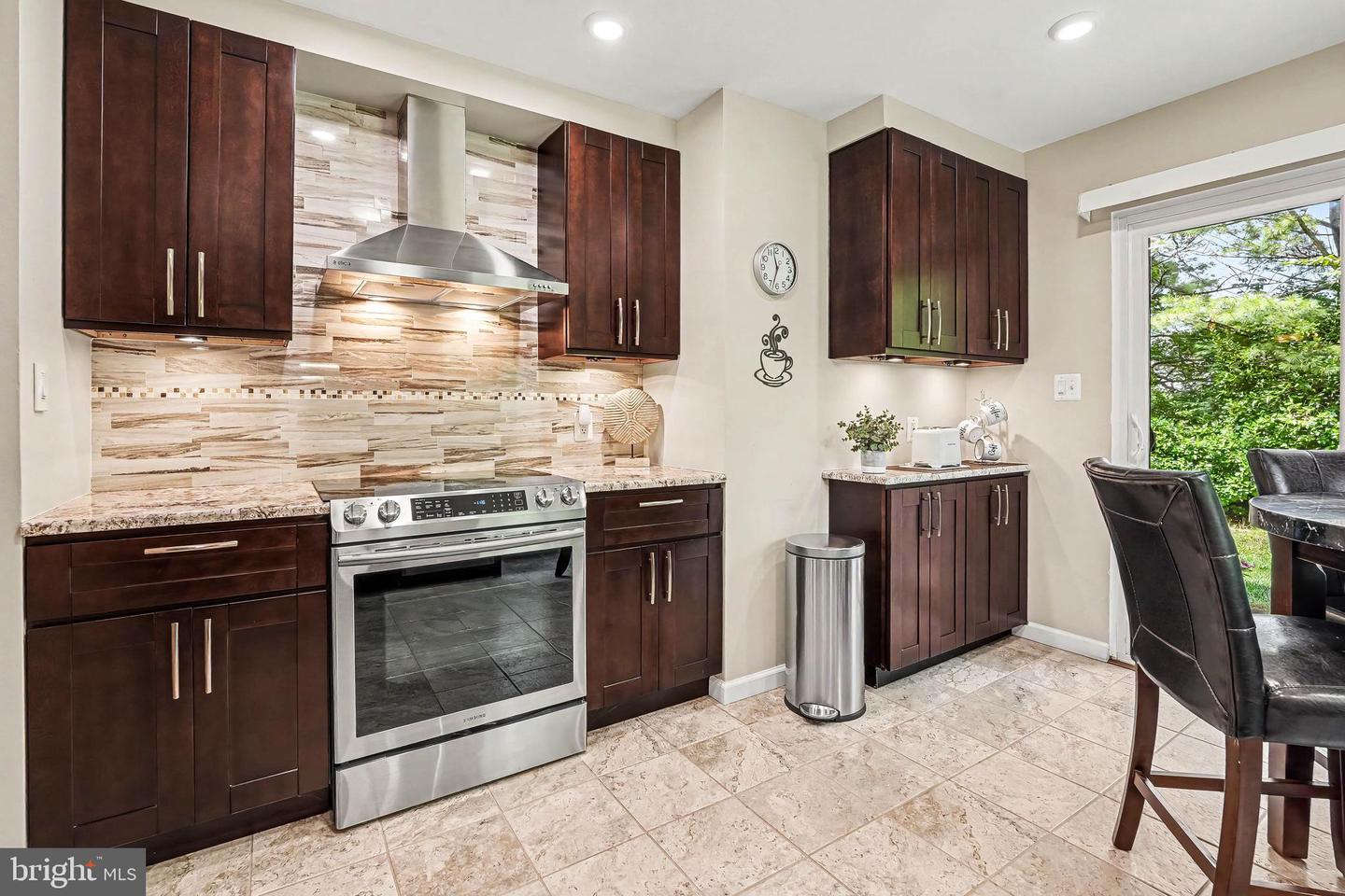 306 Winding Way Property Photo 13