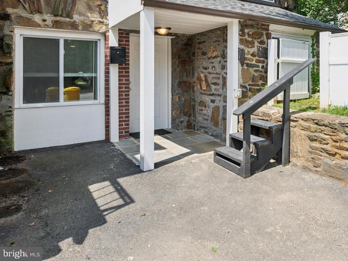 6 Old Lancaster Rd #1 Property Photo 1