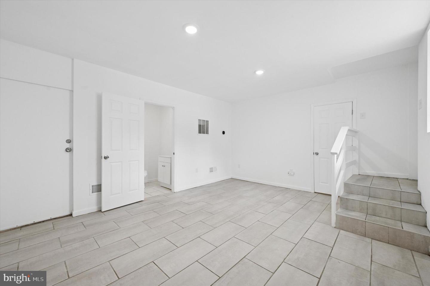 6 Old Lancaster Rd #1 Property Photo 5