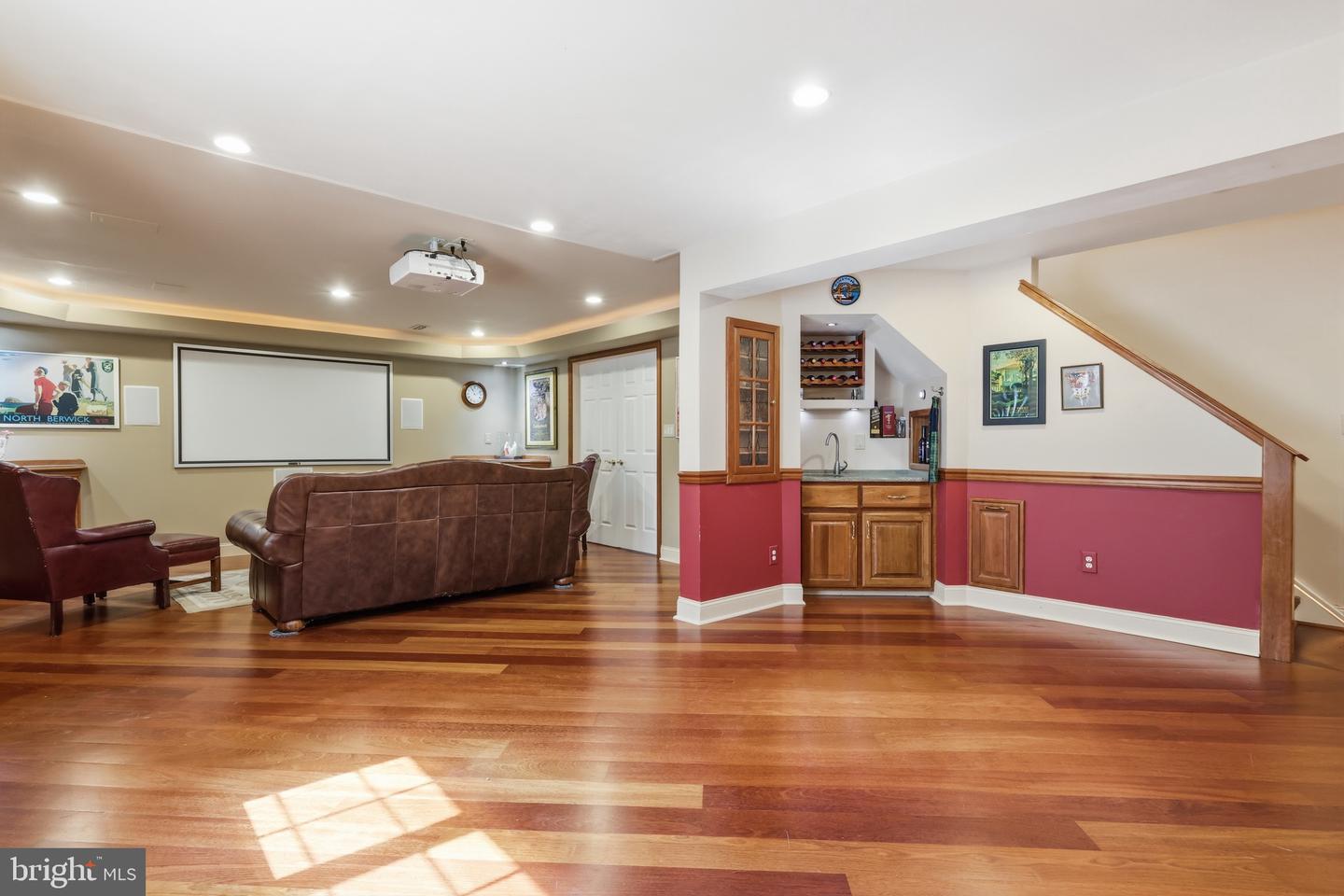 1260 Carnigan Ct Property Photo 36