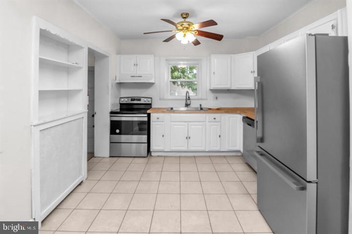 1009 Queen St Property Photo 6