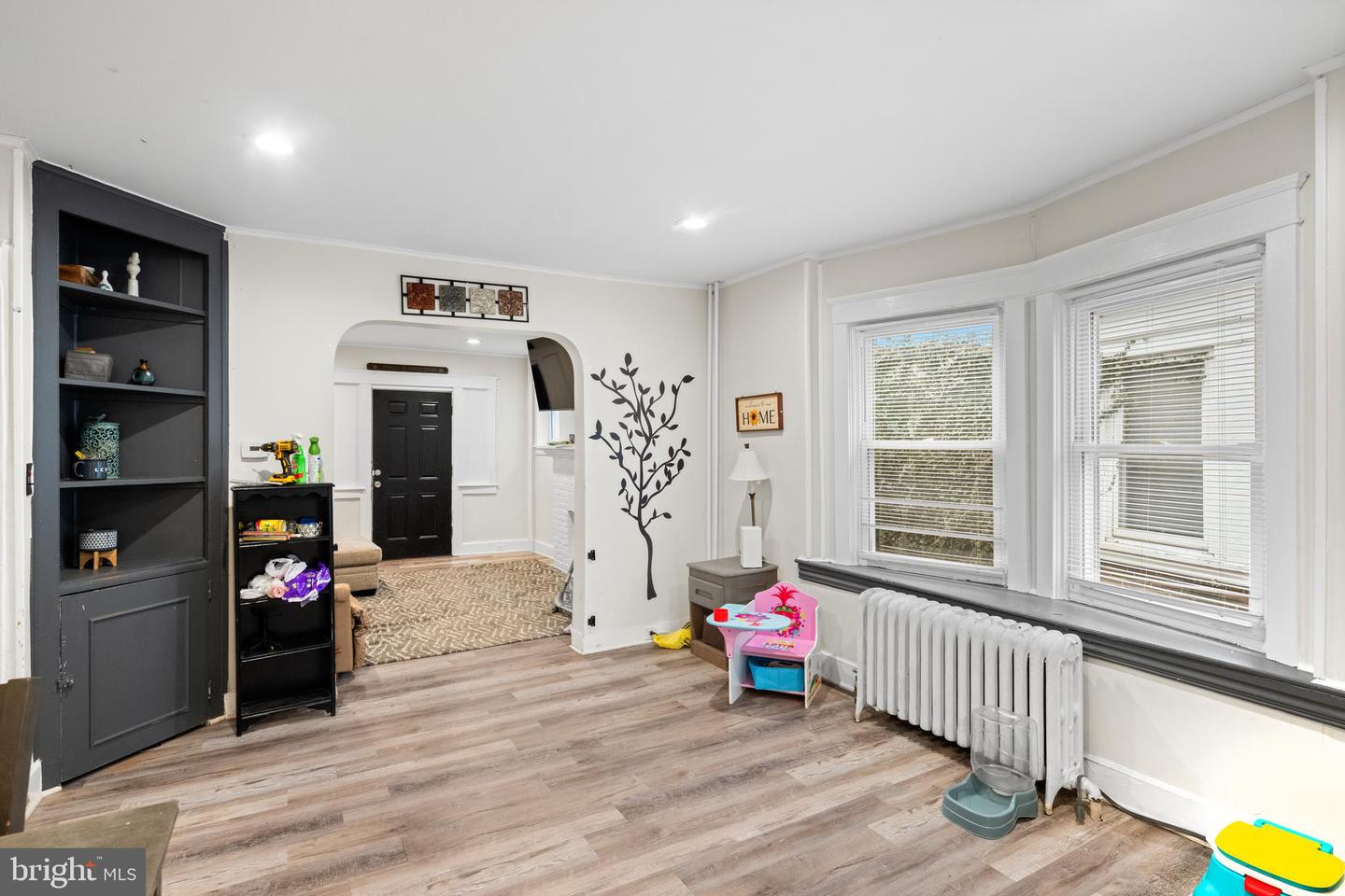 1009 Queen St Property Photo 9