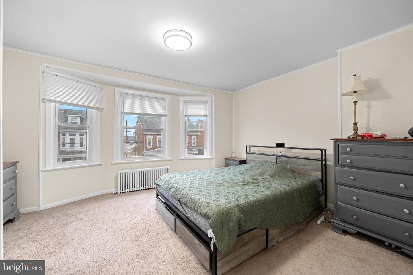 1009 Queen St Property Photo 16