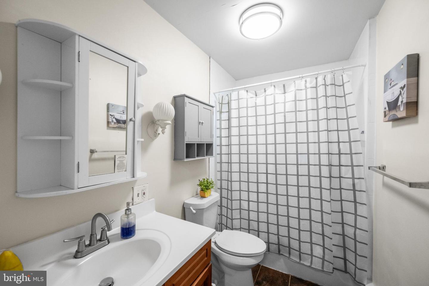 1009 Queen St Property Photo 19