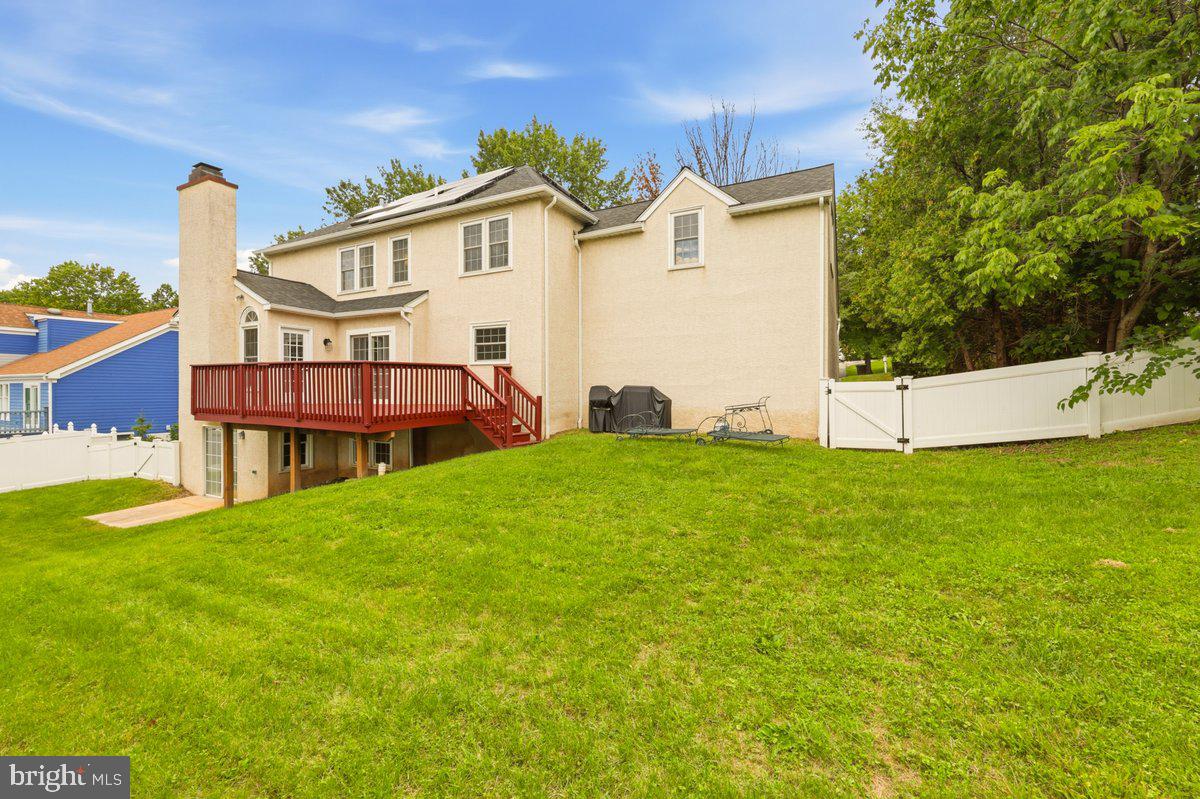 802 Irenic Ct Property Photo 4