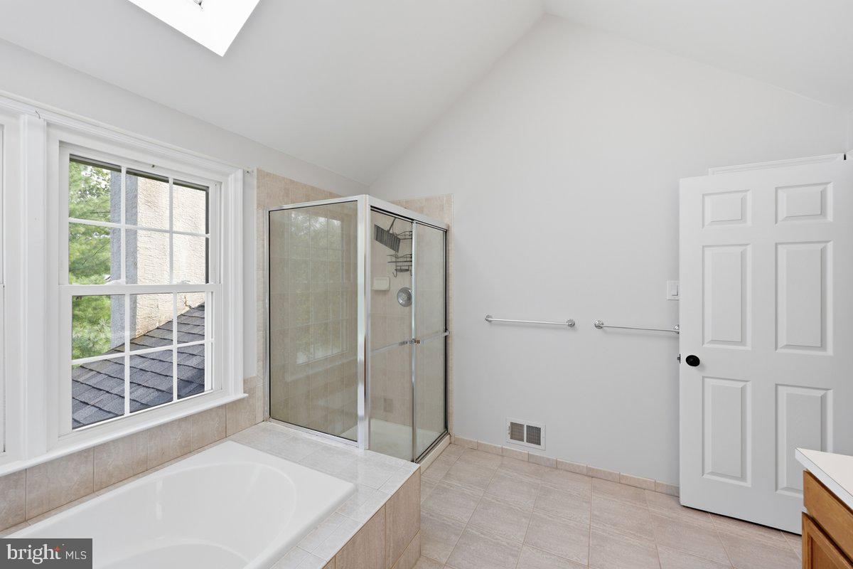 802 Irenic Ct Property Photo 21