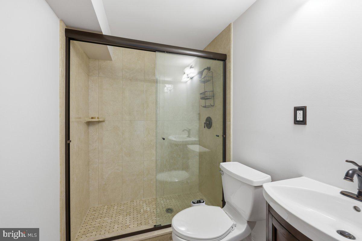 802 Irenic Ct Property Photo 39