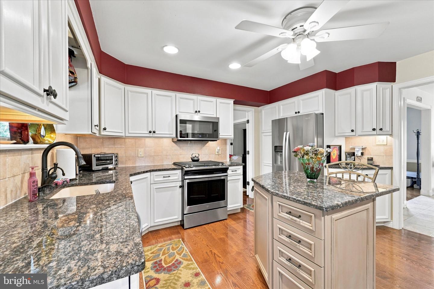 1836 Mifflin Dr Property Photo 3