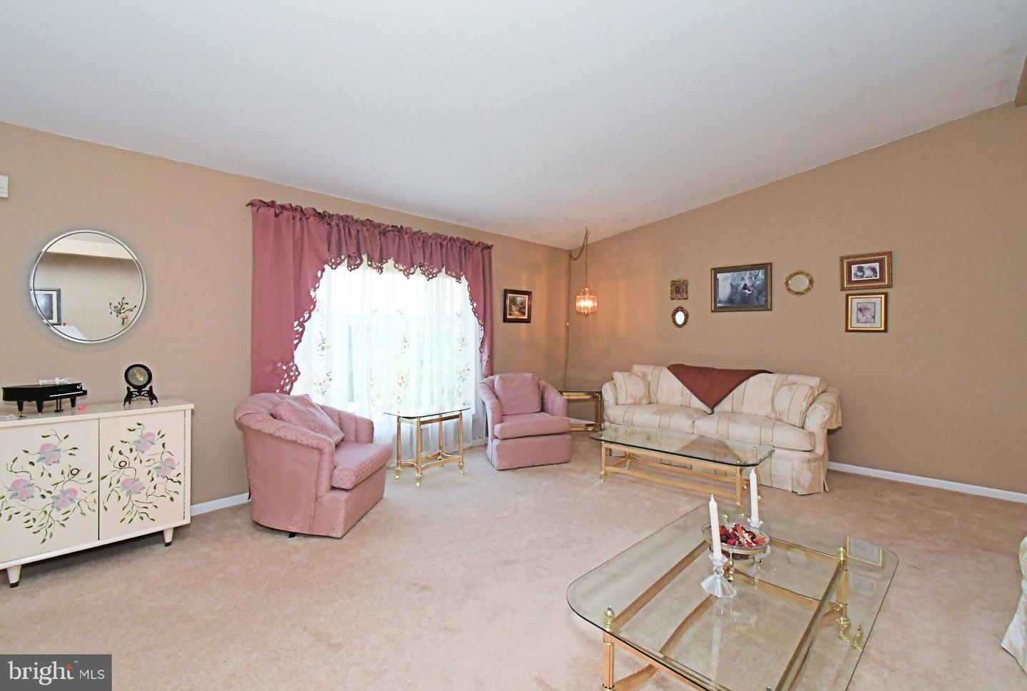 1047 Scenic View Dr Property Photo 6