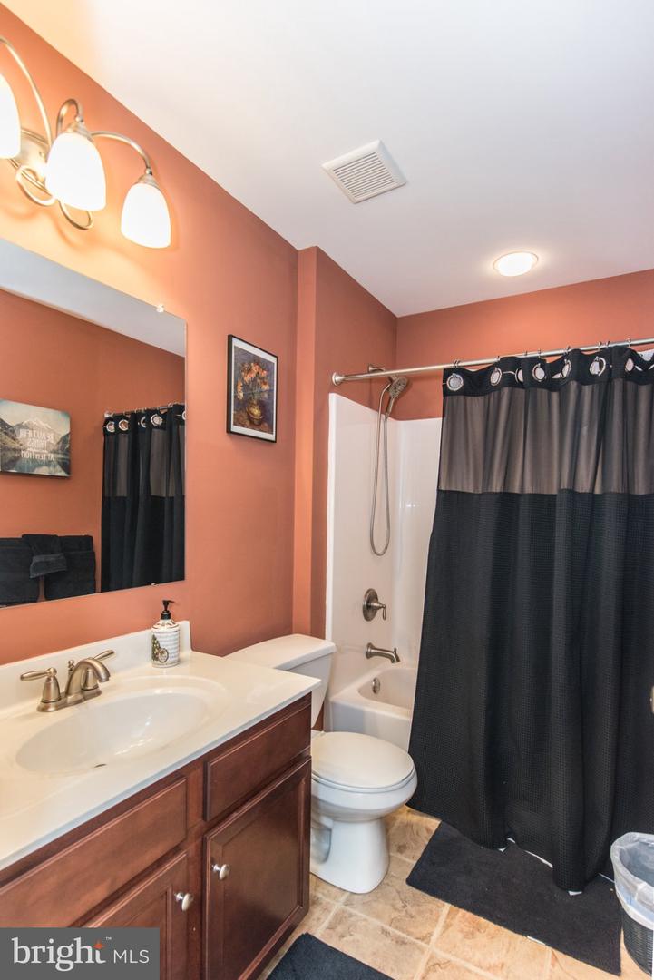 1102 Autumnview Ln Property Photo 47