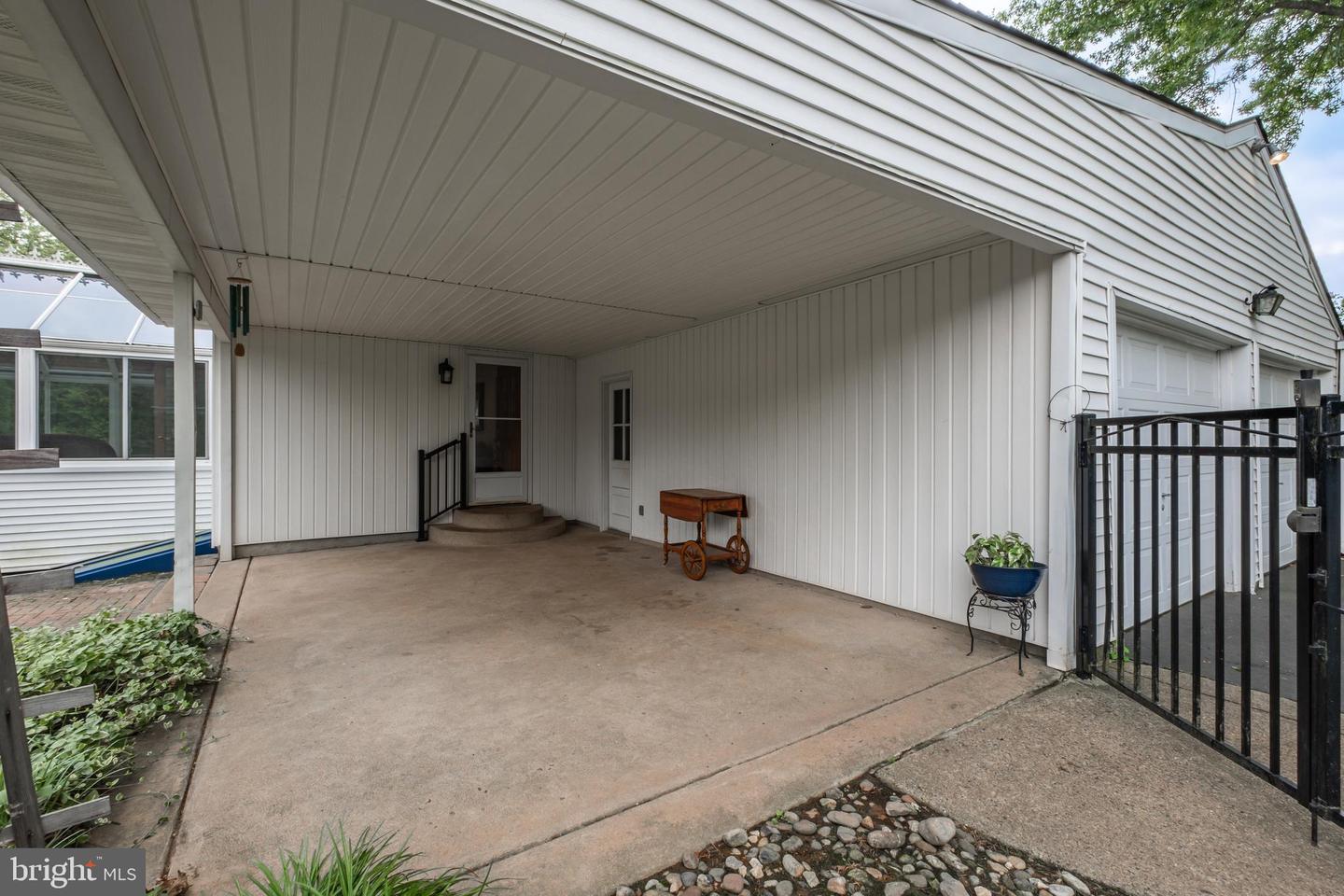1632 Kenmare Dr Property Photo 36