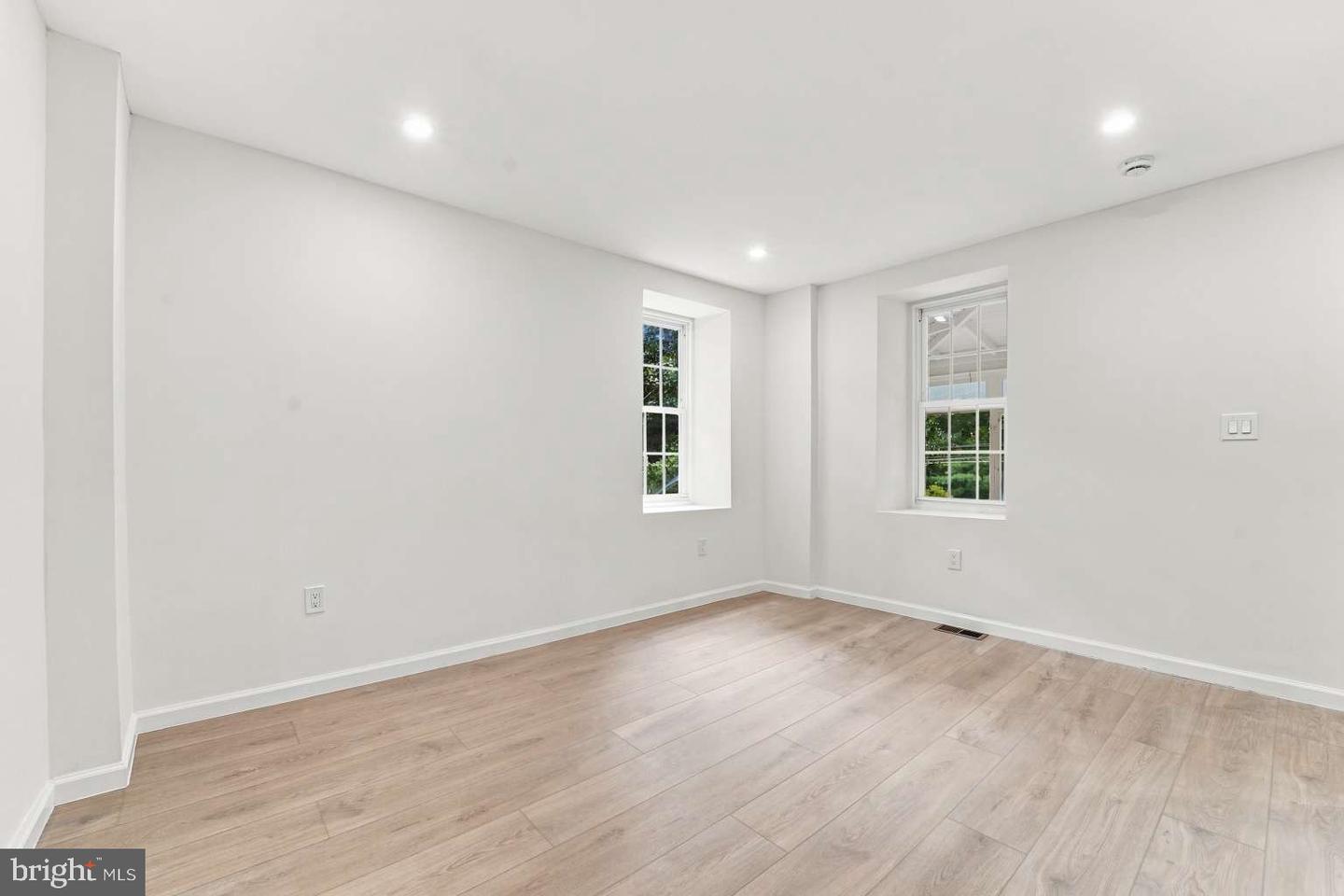 869 Rock Ln Property Photo 5