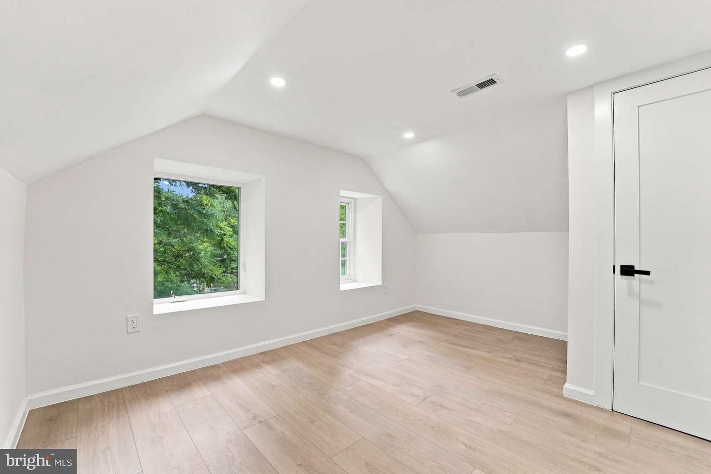 869 Rock Ln Property Photo 14