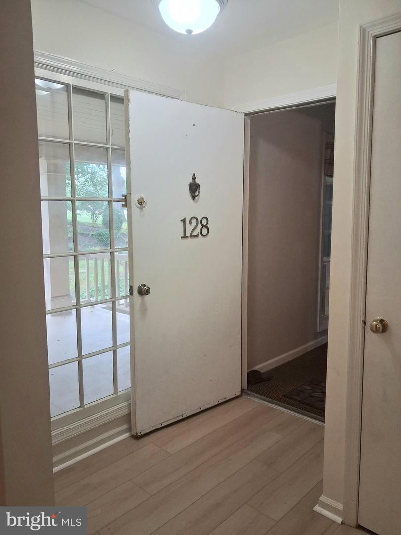 128 Nottoway #building 5 Property Photo 3