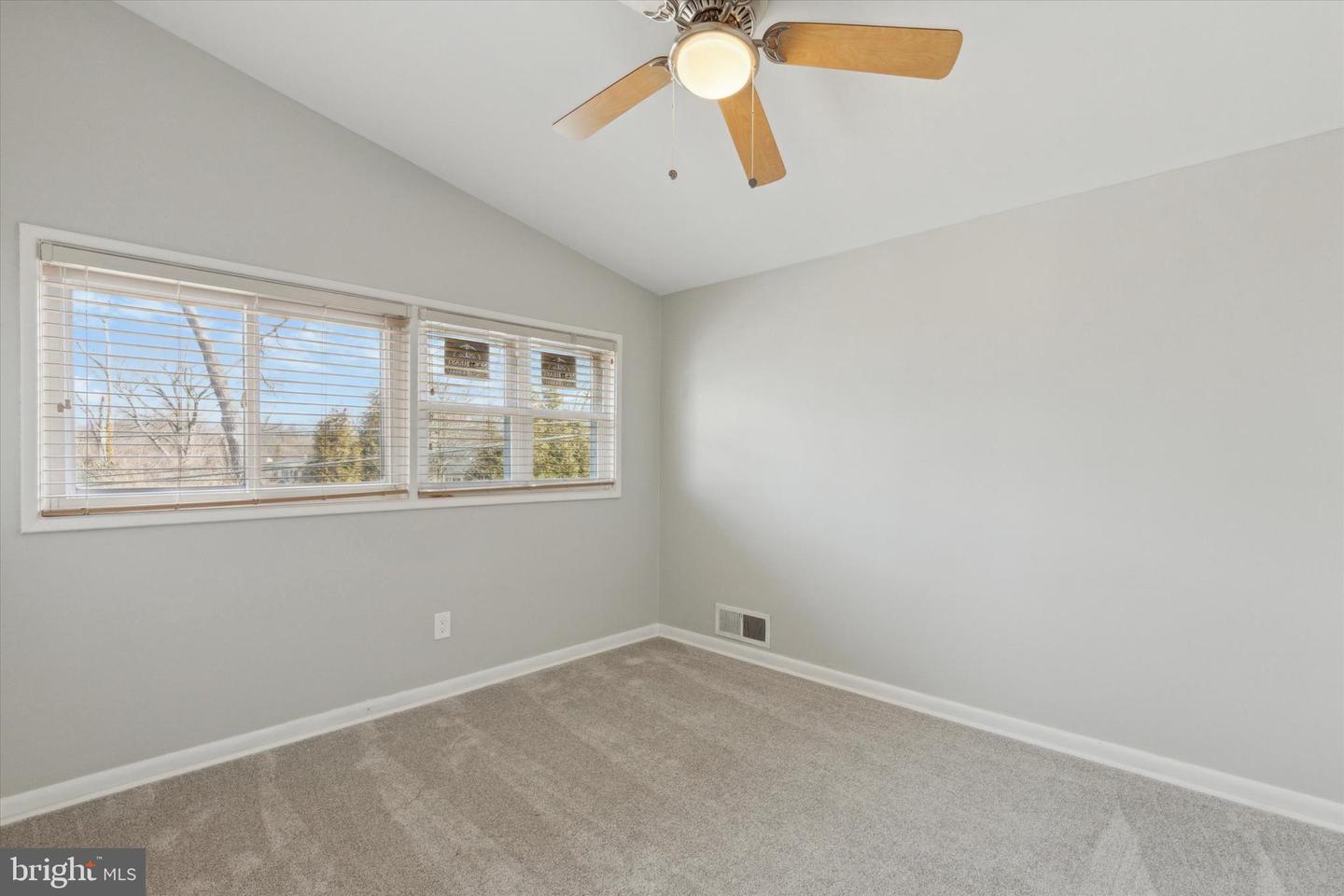 1633 Pulaski Dr Property Photo 8