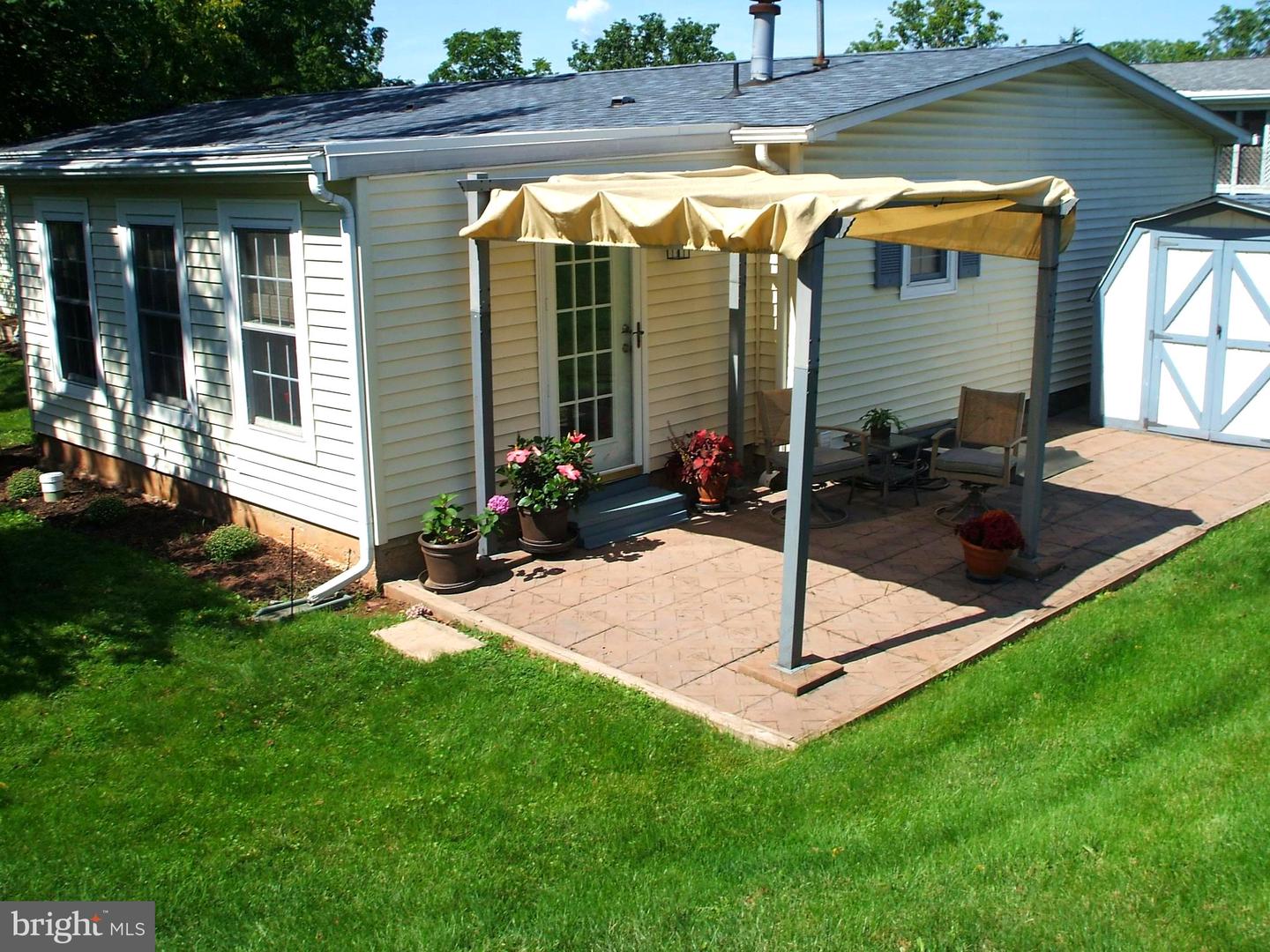 24 Goldenrod Ct E Property Photo 3