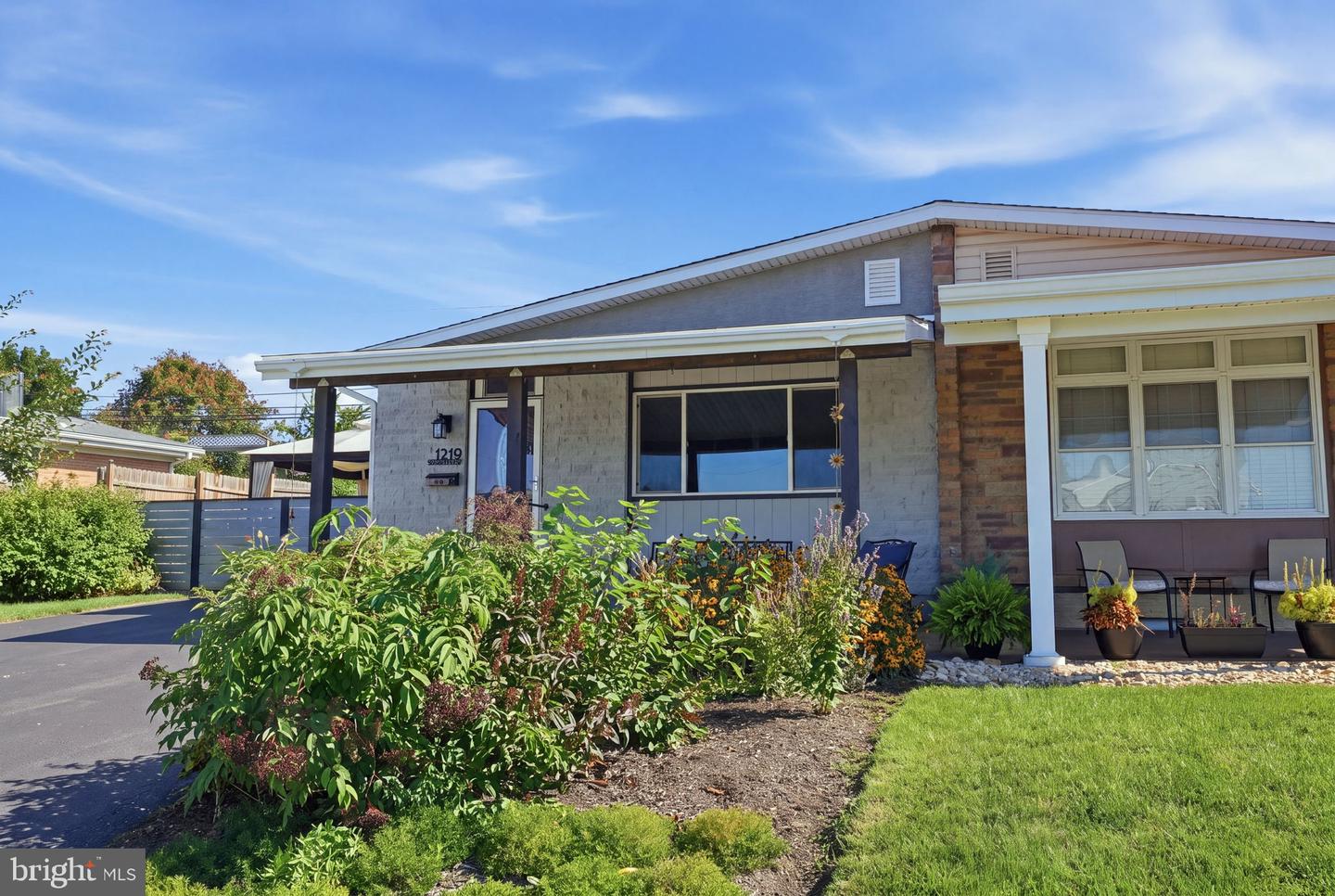 1219 Woodside Rd # Property Photo 2