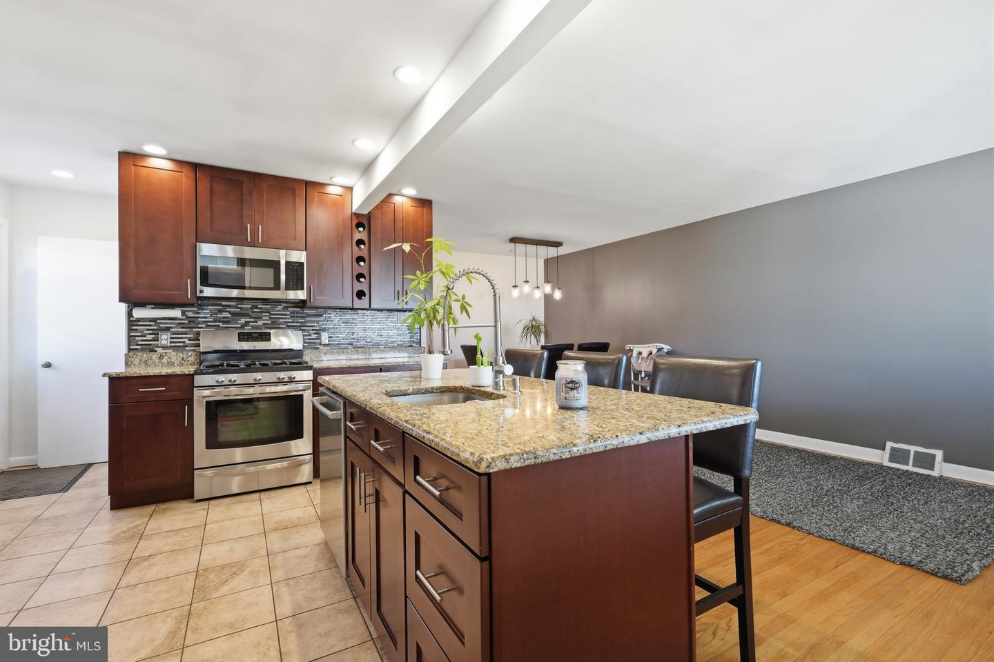 1219 Woodside Rd # Property Photo 4