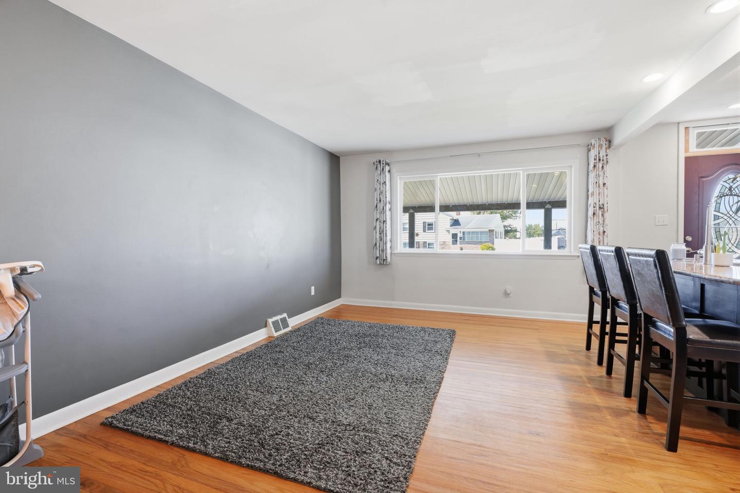 1219 Woodside Rd # Property Photo 7
