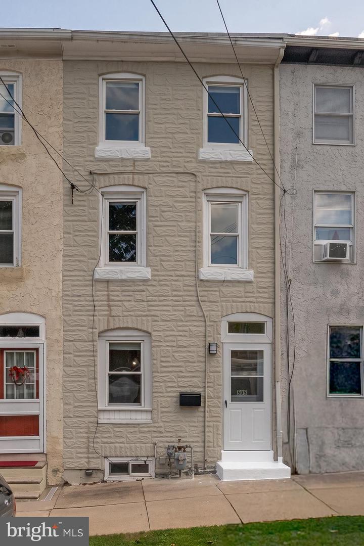 505 SPRING MILL AVE Property Photo 1
