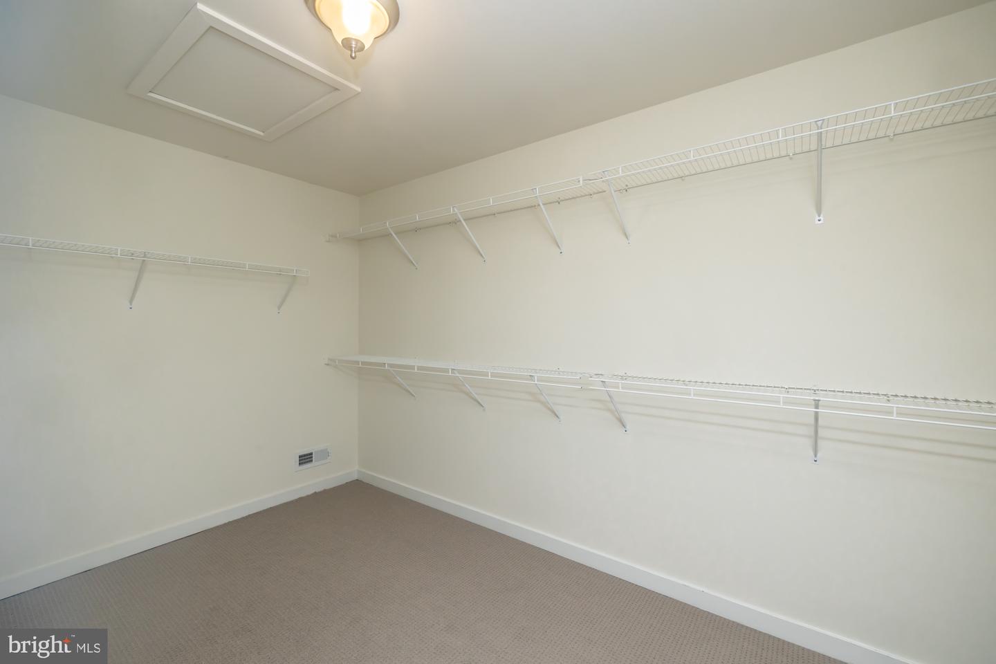 401 Wynstone Ct Property Photo 26