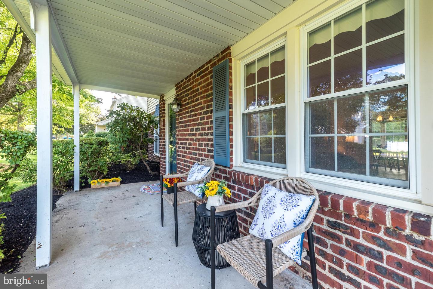 1724 Howe Ln Property Photo 6