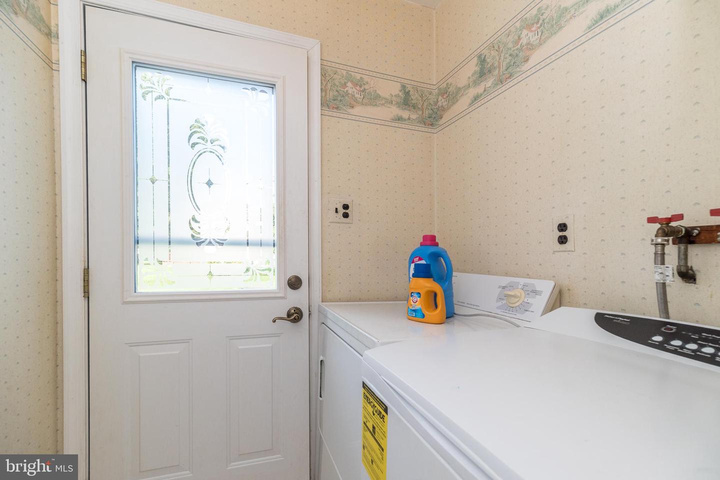 1724 Howe Ln Property Photo 31
