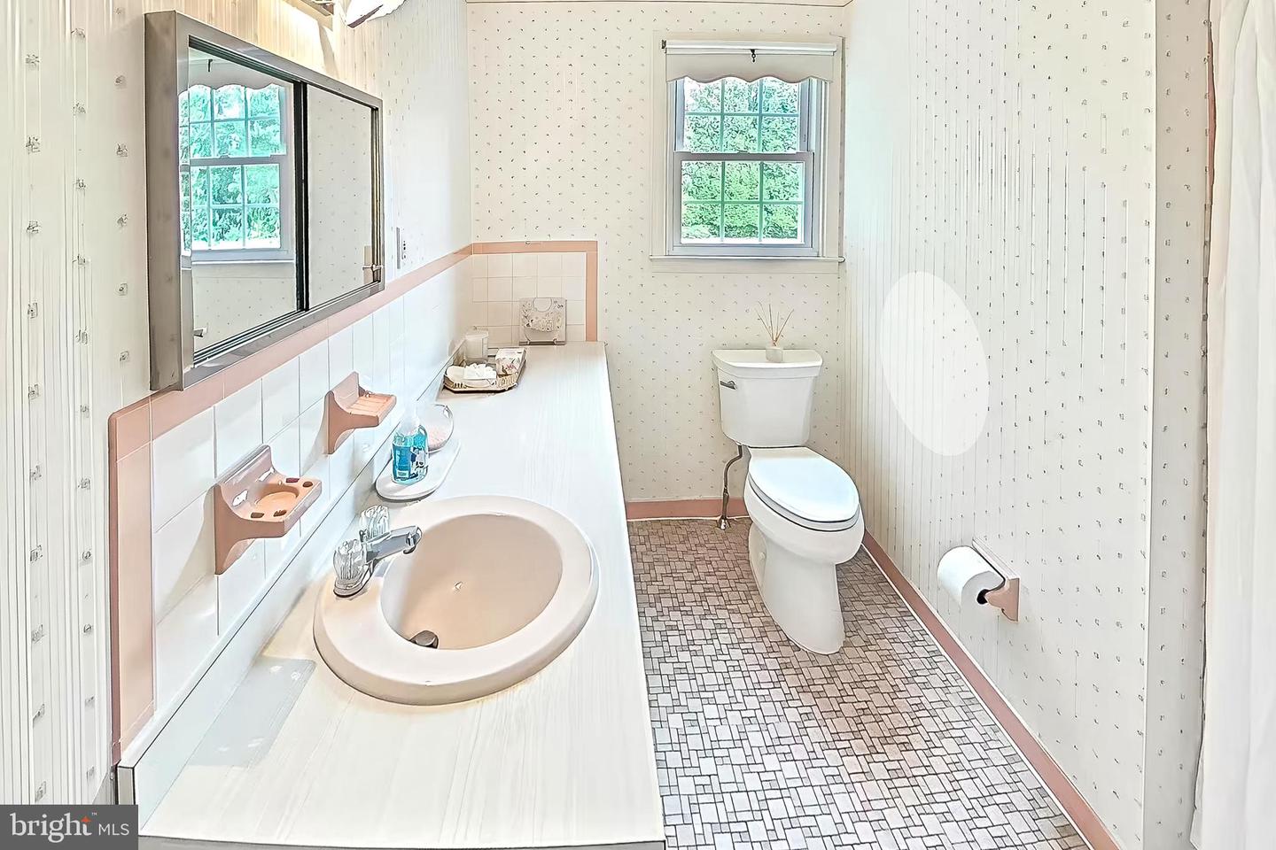 1724 Howe Ln Property Photo 47