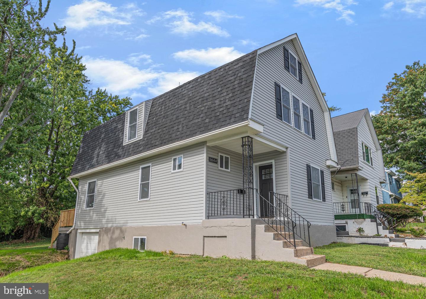 1644 Fairview Ave Property Photo 1
