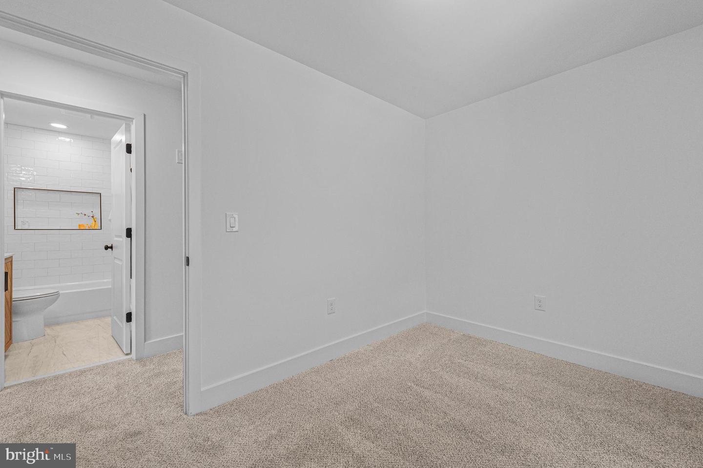 1644 Fairview Ave Property Photo 39