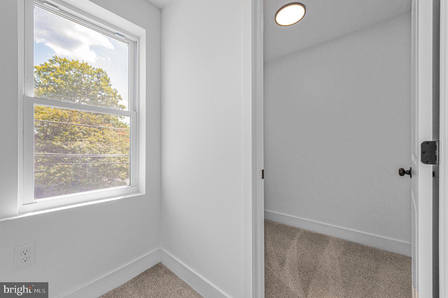 1644 Fairview Ave Property Photo 45