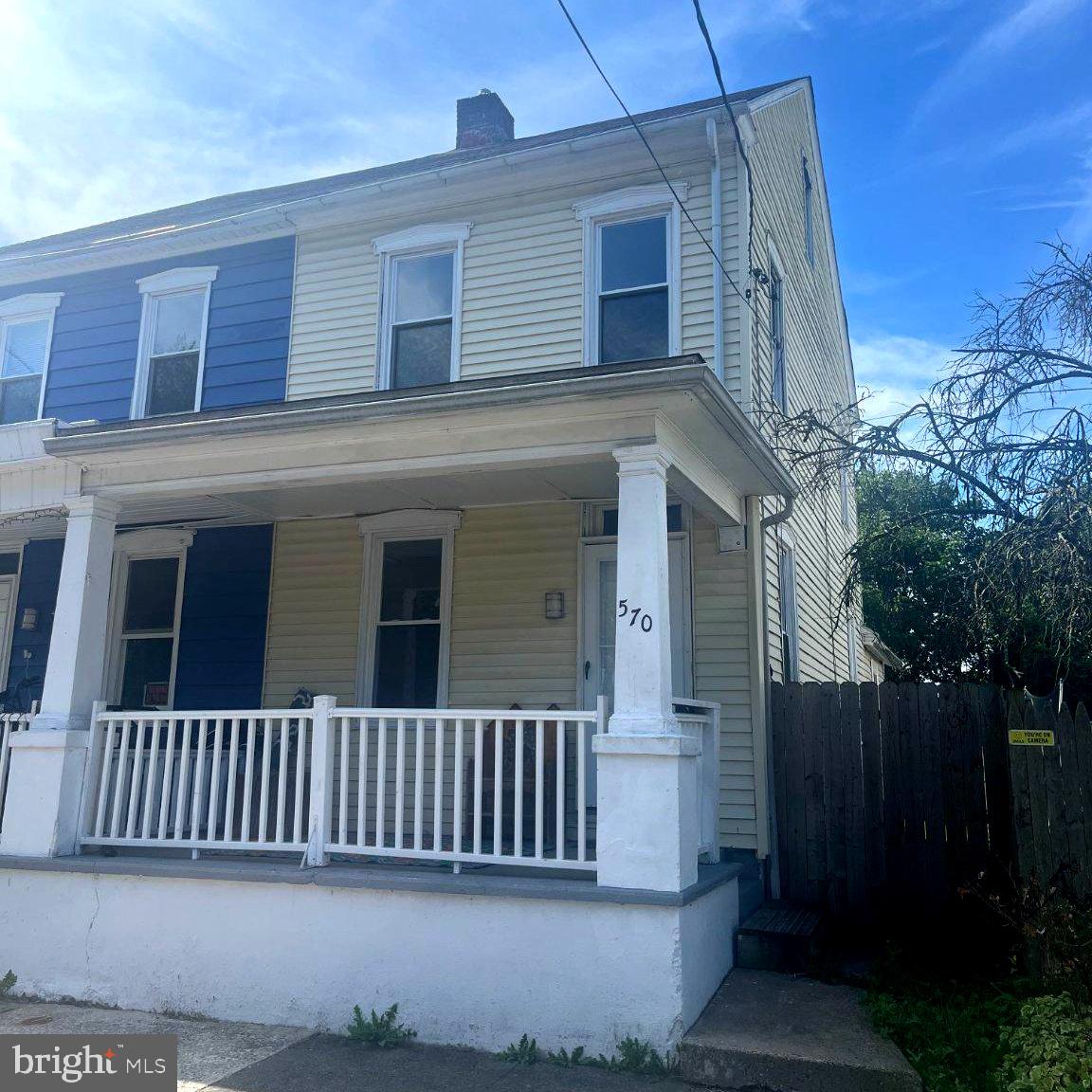 570 JEFFERSON AVE Property Photo 1