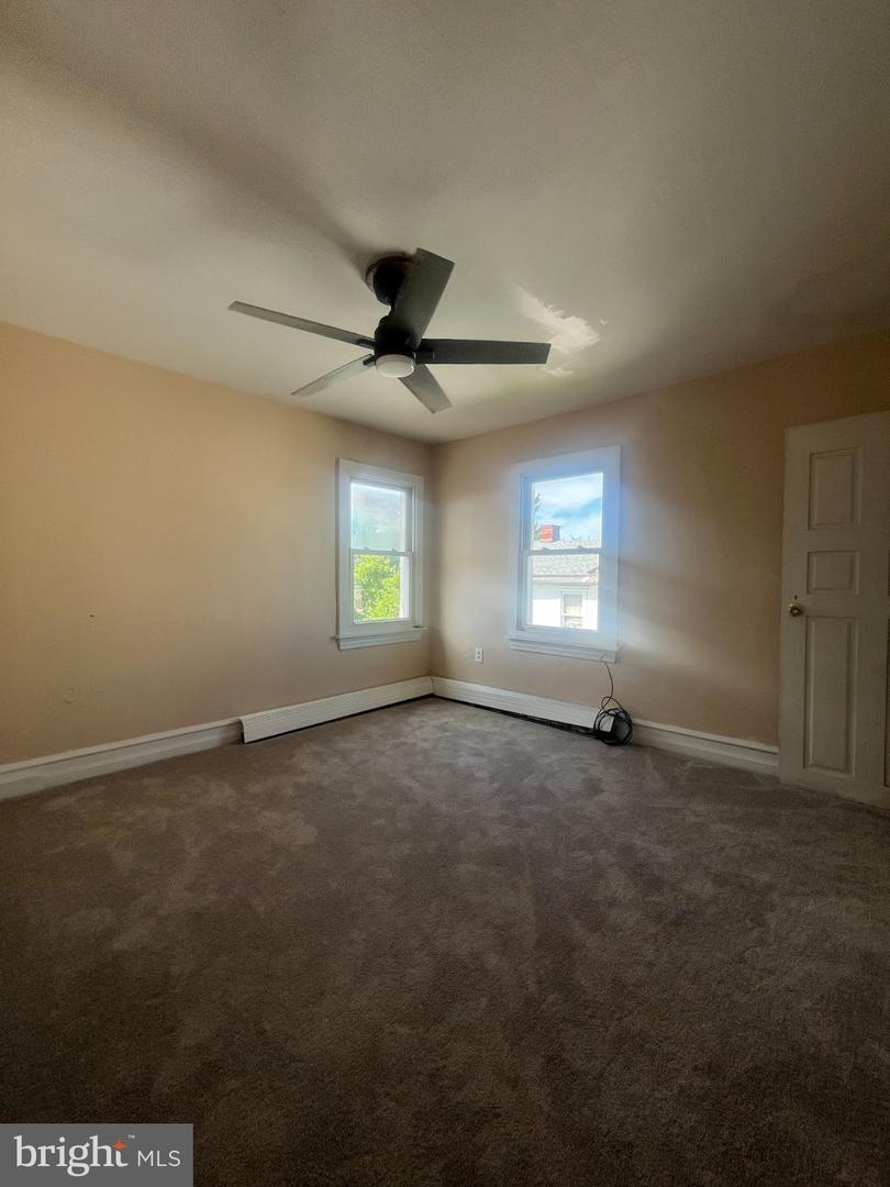 570 Jefferson Ave Property Photo 9