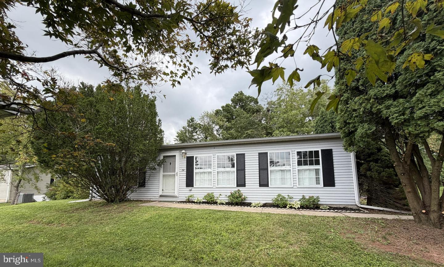 24 Shagbark Ct E Property Photo 18