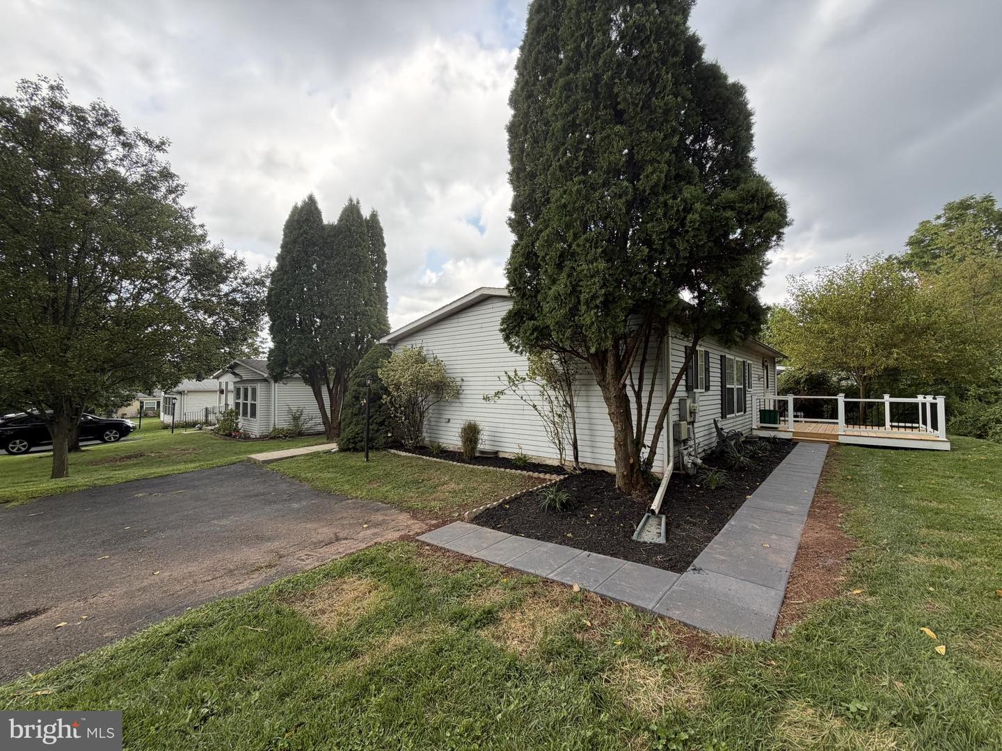 24 Shagbark Ct E Property Photo 20