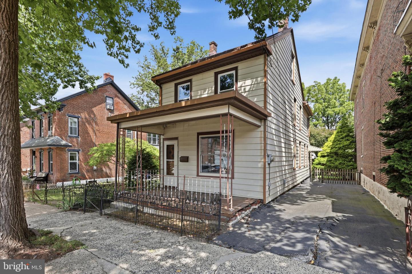 121 Walnut St Property Photo 2