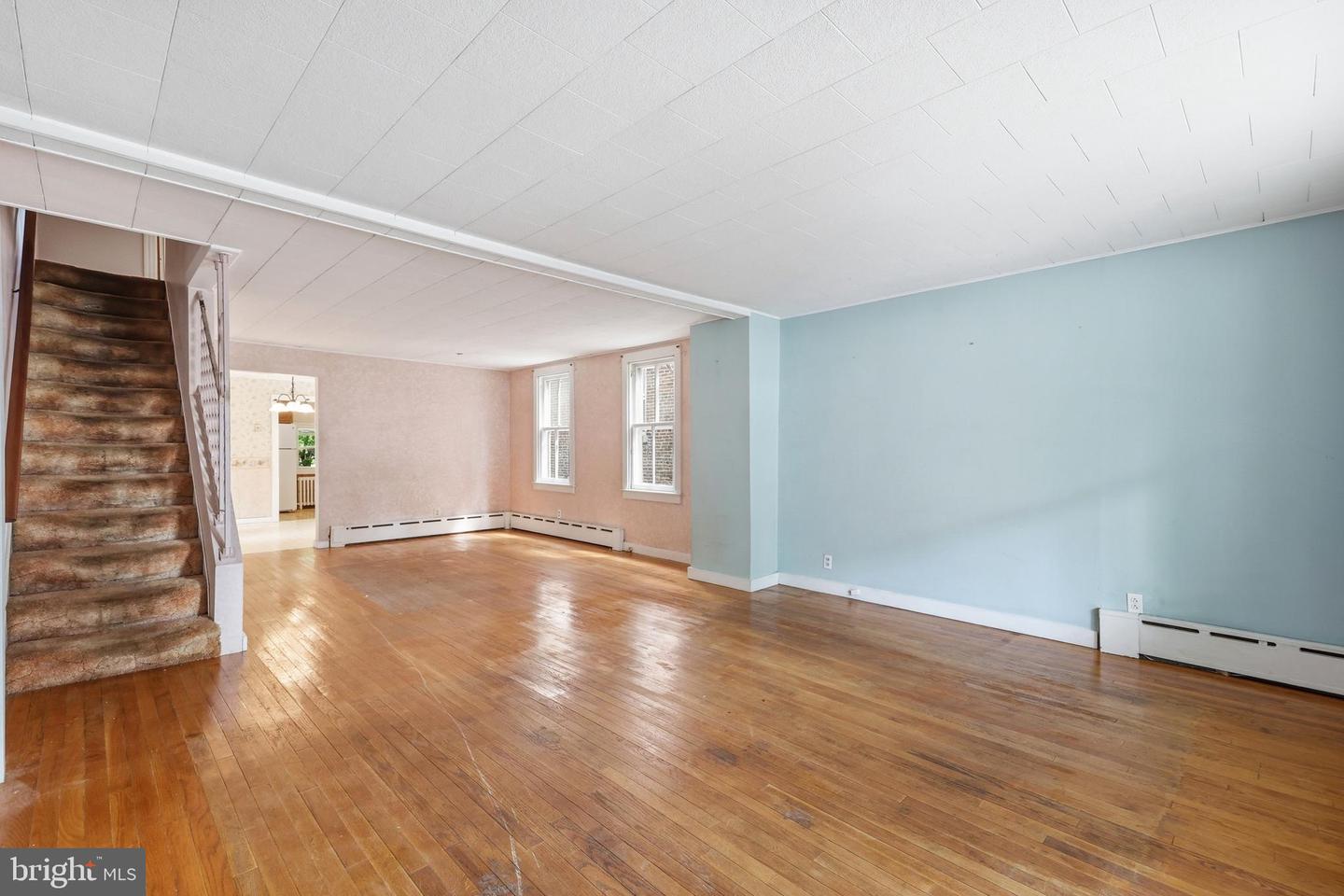 121 Walnut St Property Photo 5