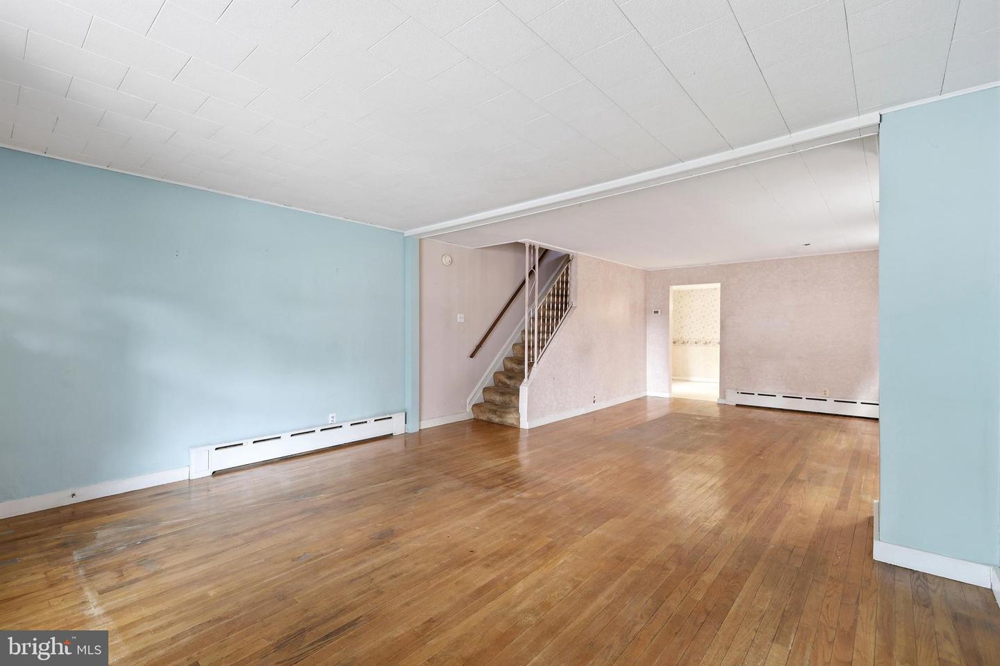 121 Walnut St Property Photo 6