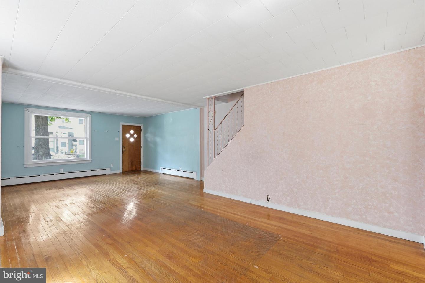 121 Walnut St Property Photo 7