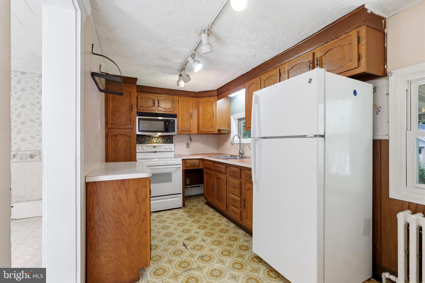 121 Walnut St Property Photo 11